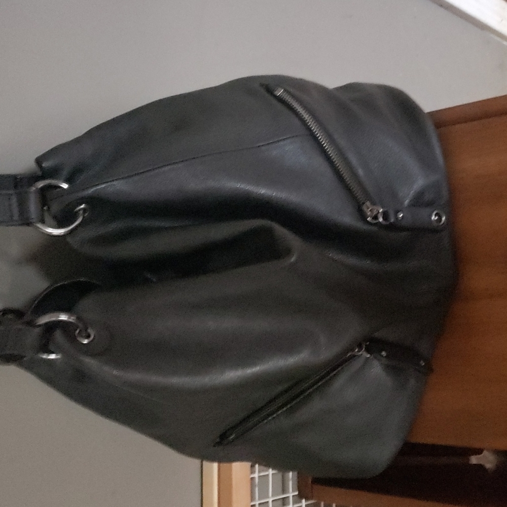 Kenneth cole reaction black leather purse